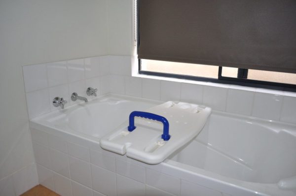 Bath-Board-over-Bath-Side-view Bath Board Adjustable 450mm - 710mm